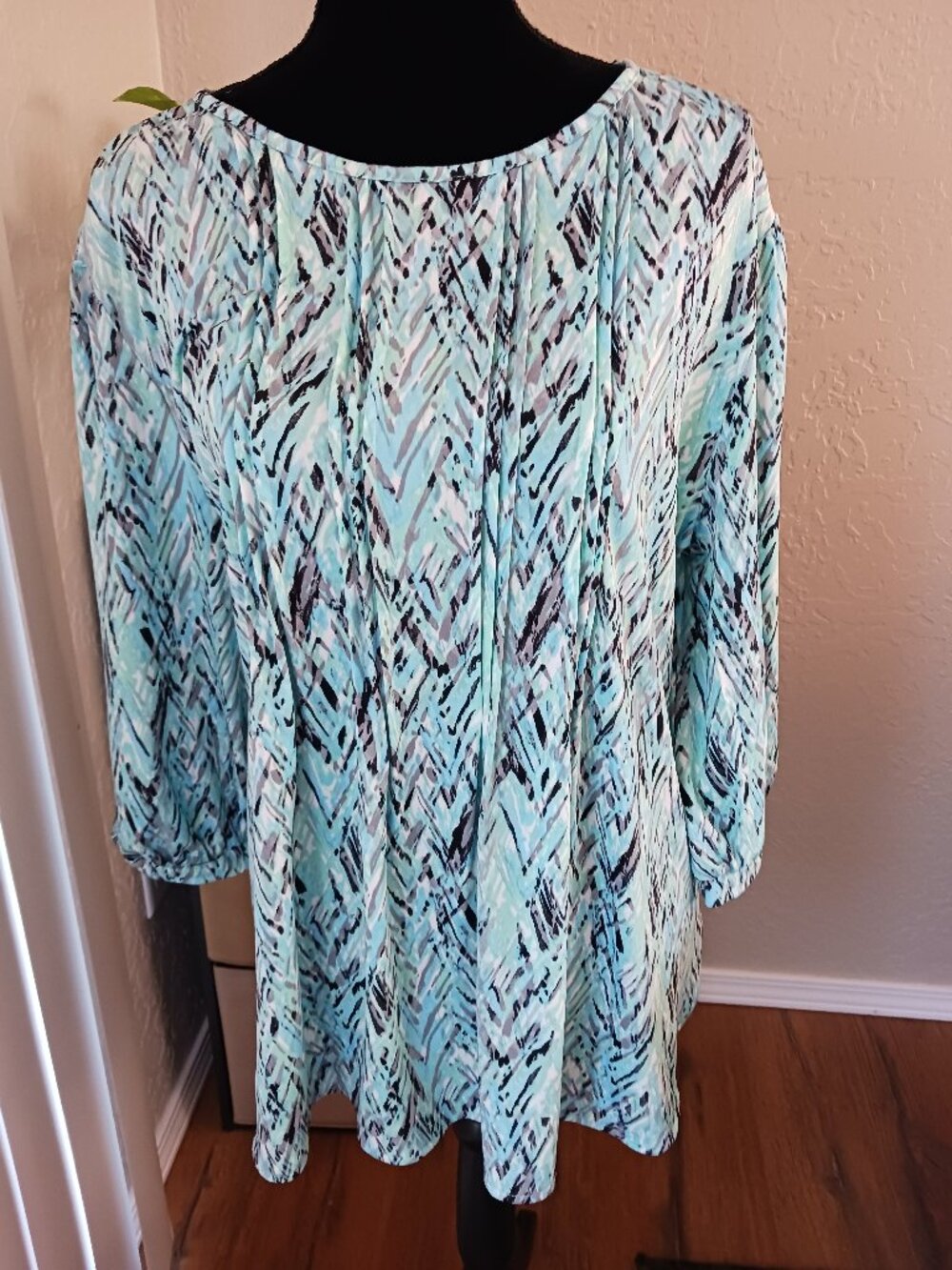N Touch blue print pleated Top, Size L
